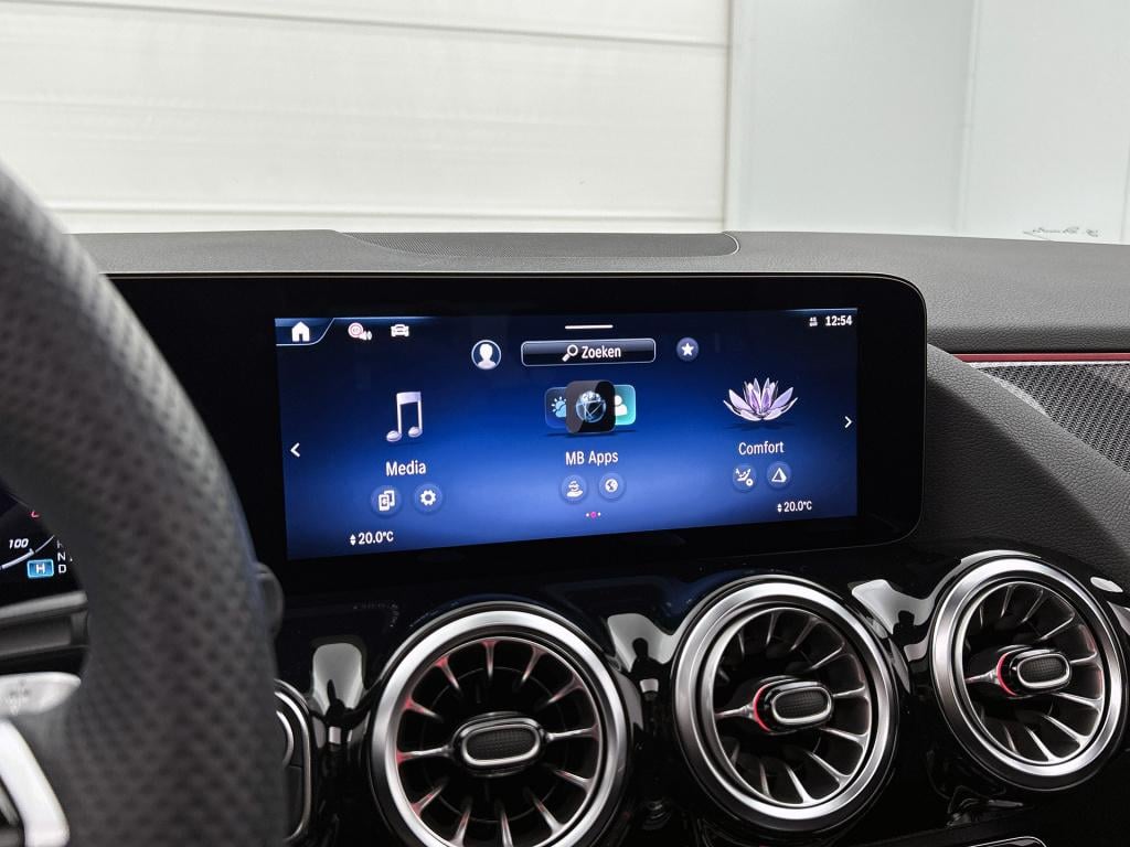 Mercedes-Benz Gla-klasse 250 e star edition amg line limited | dodehoek det