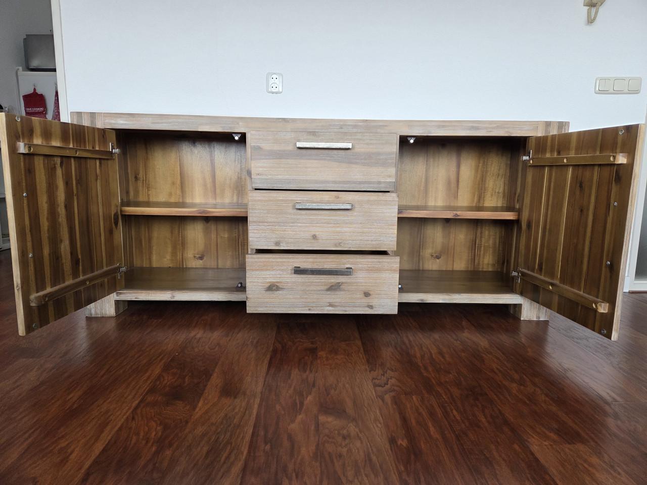 TE KOOP: Dressoir