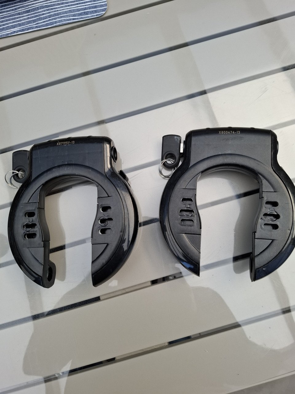 Axa Defender Ringslot - ART 4001- Zwart - 2 Stuks.  1 sleutel.