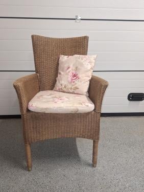 3 Llyod Loom stoelen met armleuning