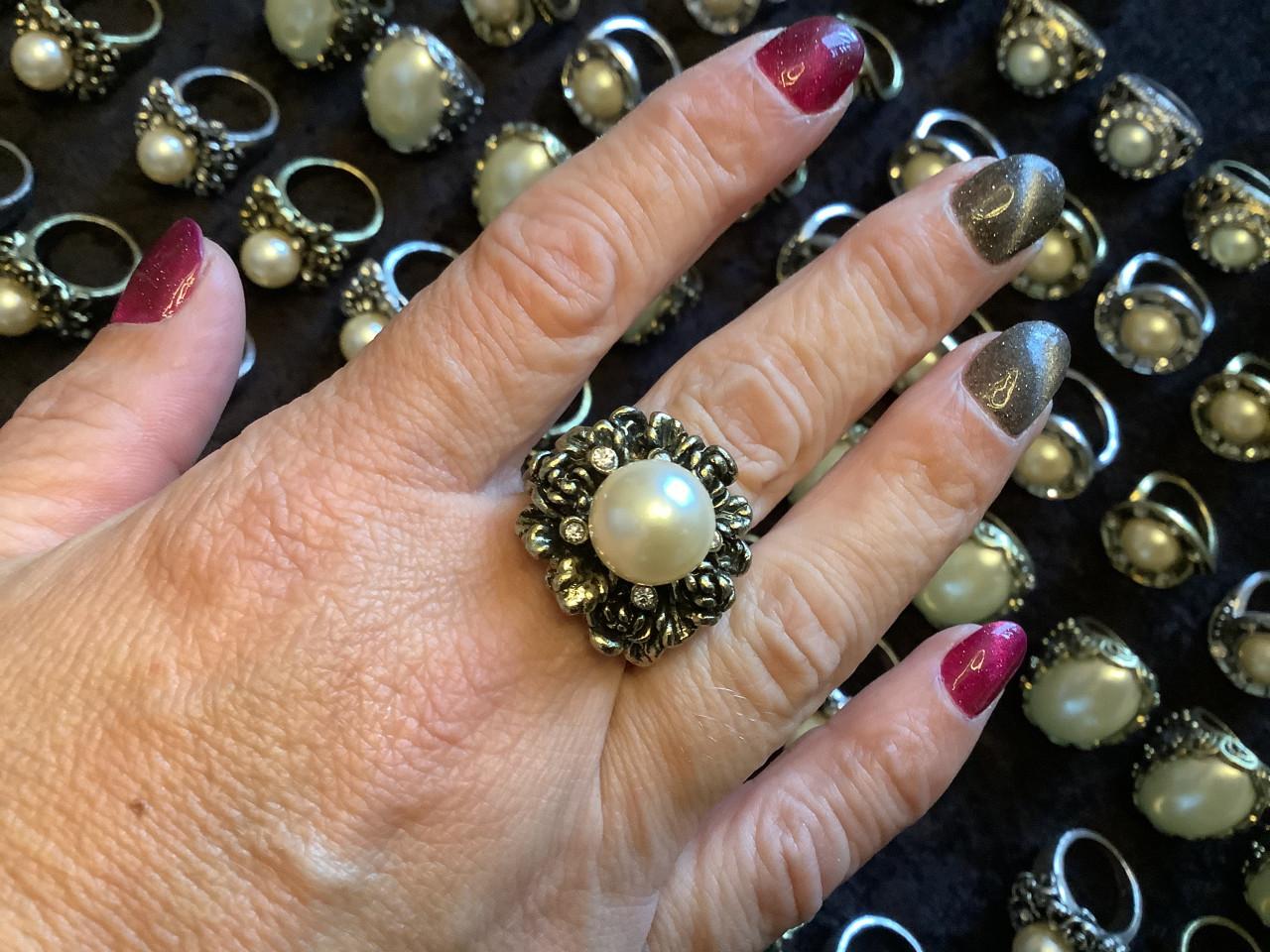 Partij mooie ringen. ( partij 120) Aanbieding !!!!!!