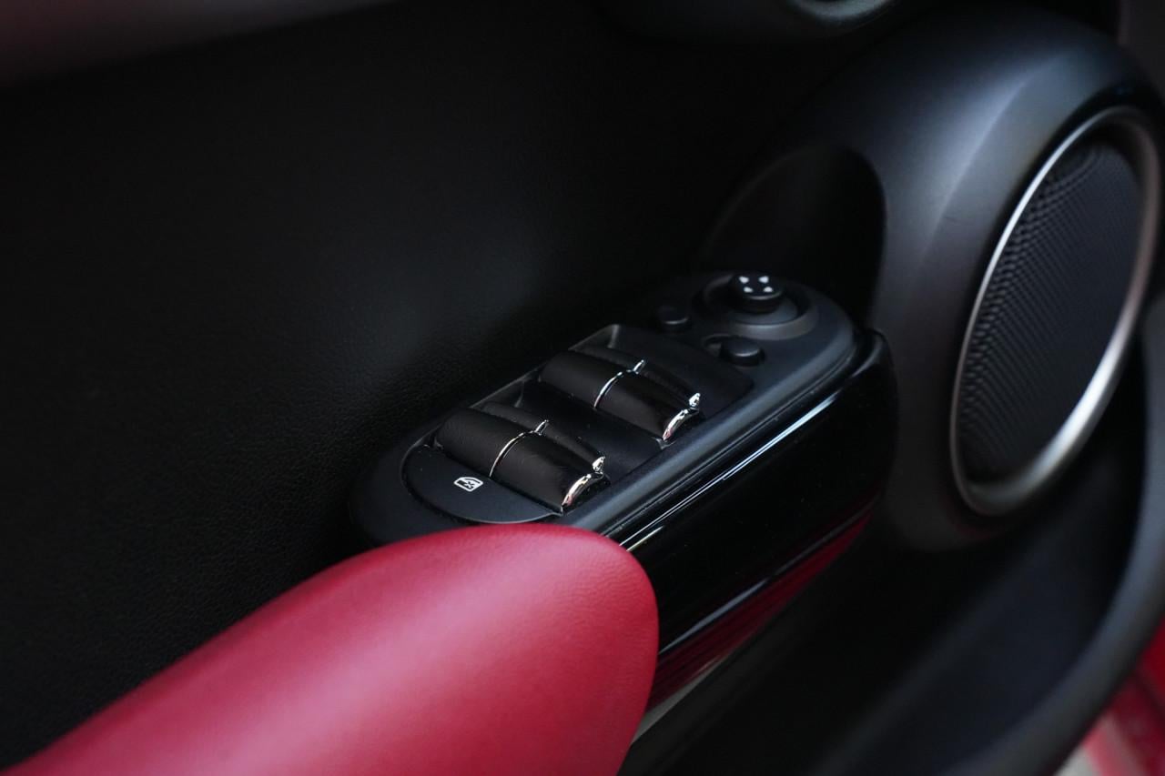 MINI Cooper S JCW Automaat. Led. Panoramadak. Cruise control.