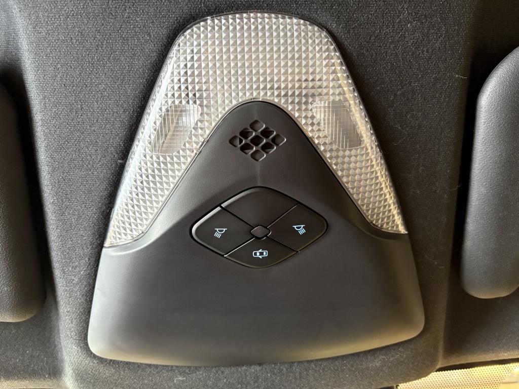Toyota C-hr 1.8 hybrid executive