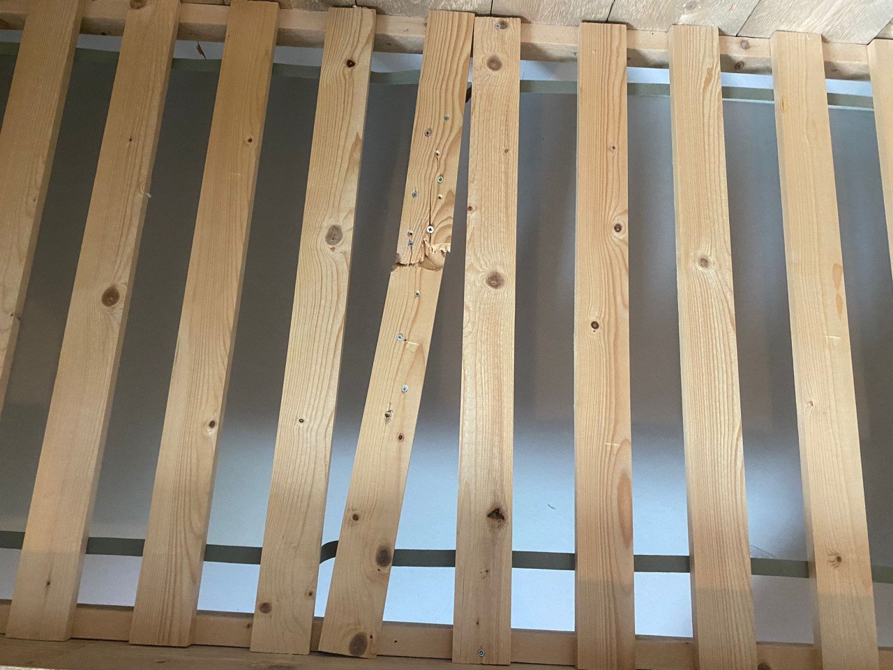 Bed steigerhout