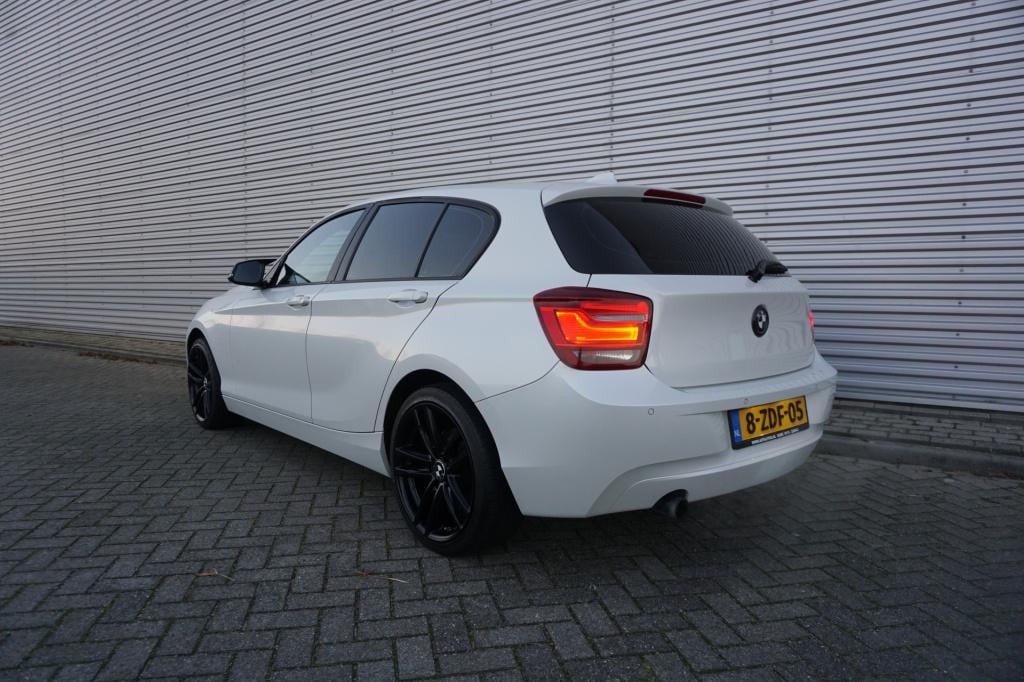 BMW 1 Serie 116i executive climate / navi / cruise / parkeersens. / elektr.