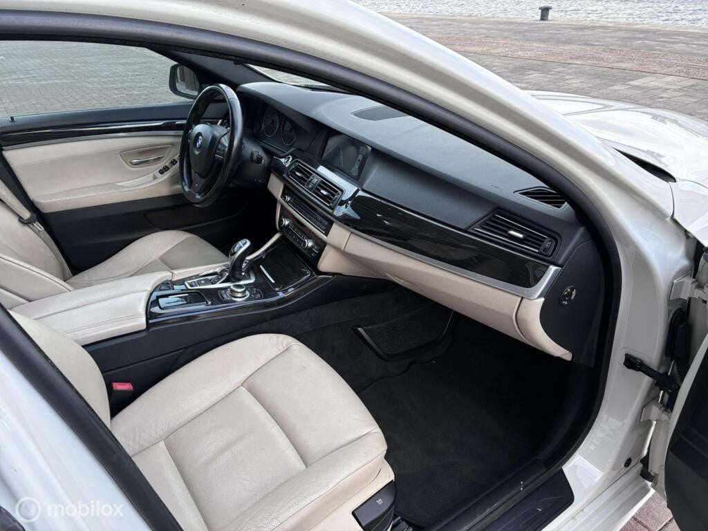 BMW 5 Serie Touring 528i M-Pakket Led Panorama km344.763 Nap BJ2012