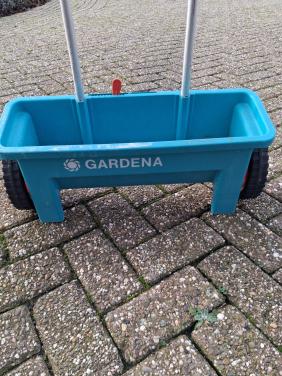 Gardena strooiwagen