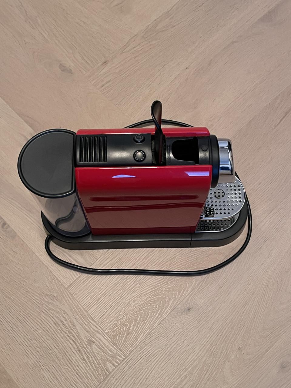 Nespresso Krups koffiezetapparaat - Kleur rood