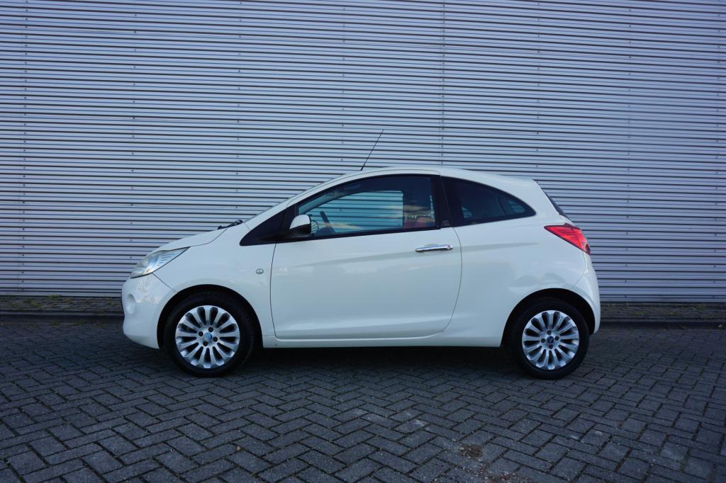 Ford KA 1.2 titanium airco / elektr. ramen / lm velgen / nap / nieuwe apk!