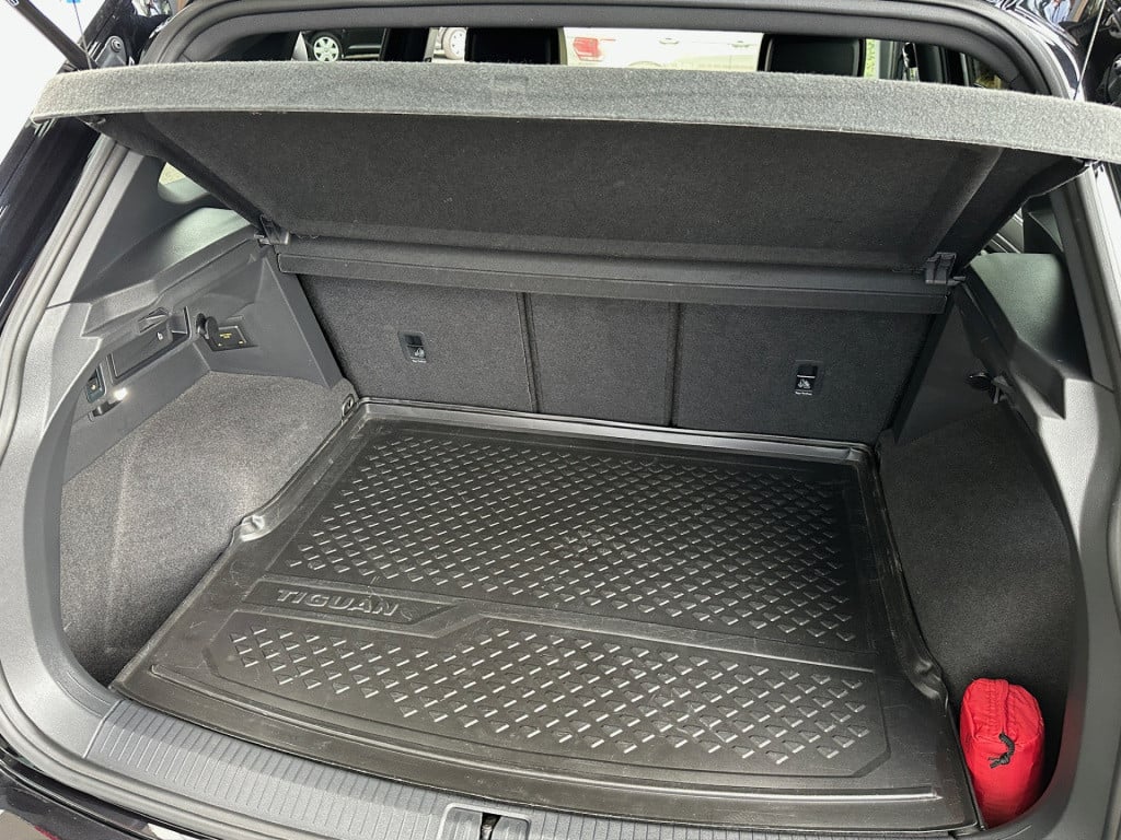 Volkswagen Tiguan 1.5 tsi 150pk dsg r-line | black style | leder | trekhaak