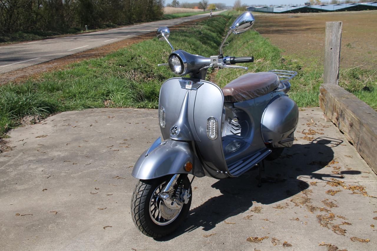 Voorraad uitverkoop: Etalian elektrische scooters