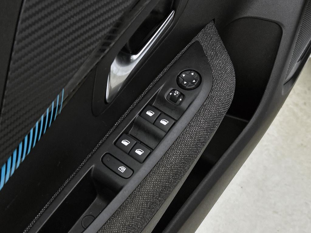 Peugeot 208 75 pk style | rijklaar | apple carplay / android auto | parkeer