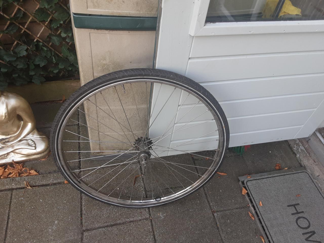 28 inch r.v.s achterwiel met terugtraprem