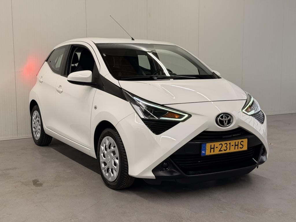 Toyota Aygo 1.0 vvt-i x-play| camera| carplay| cruise| airco