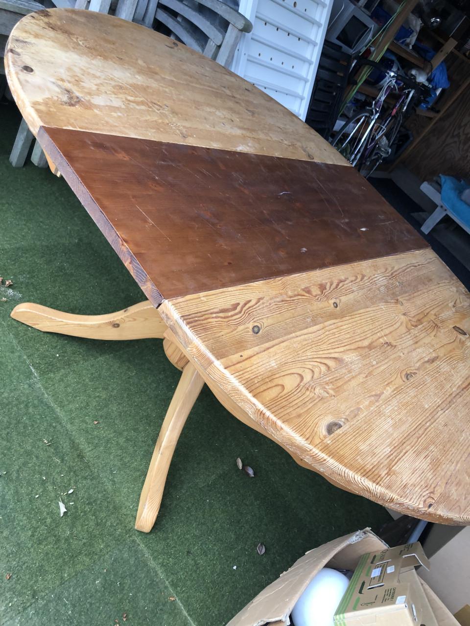 Ronde grenen tafel met mogelijkheid om te verlengen