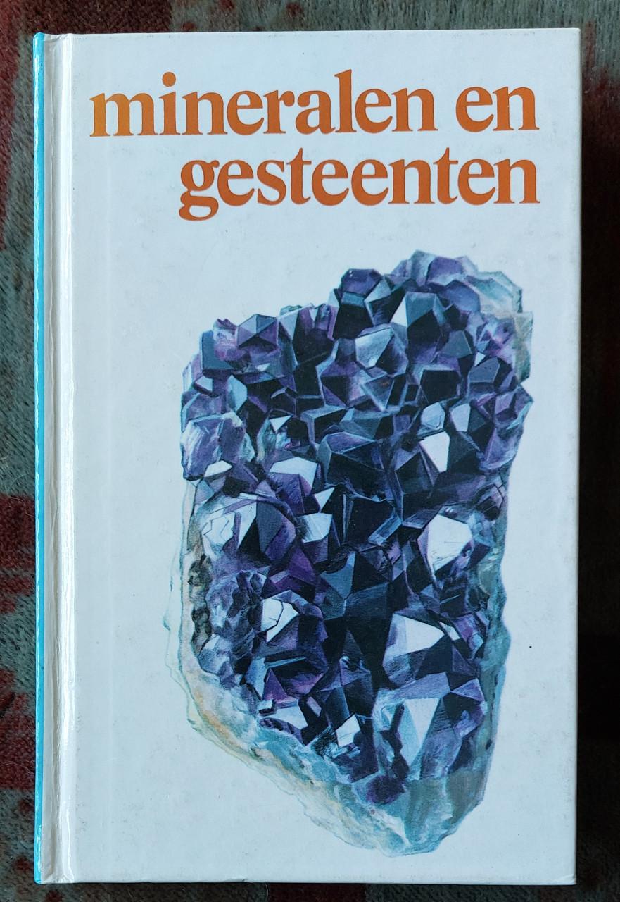 Stenen boek