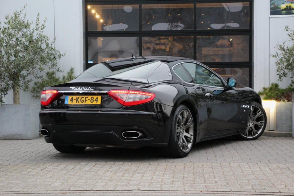 Maserati Granturismo 4.7 s mc - youngtimer - alcantara pack - xenon - nero 