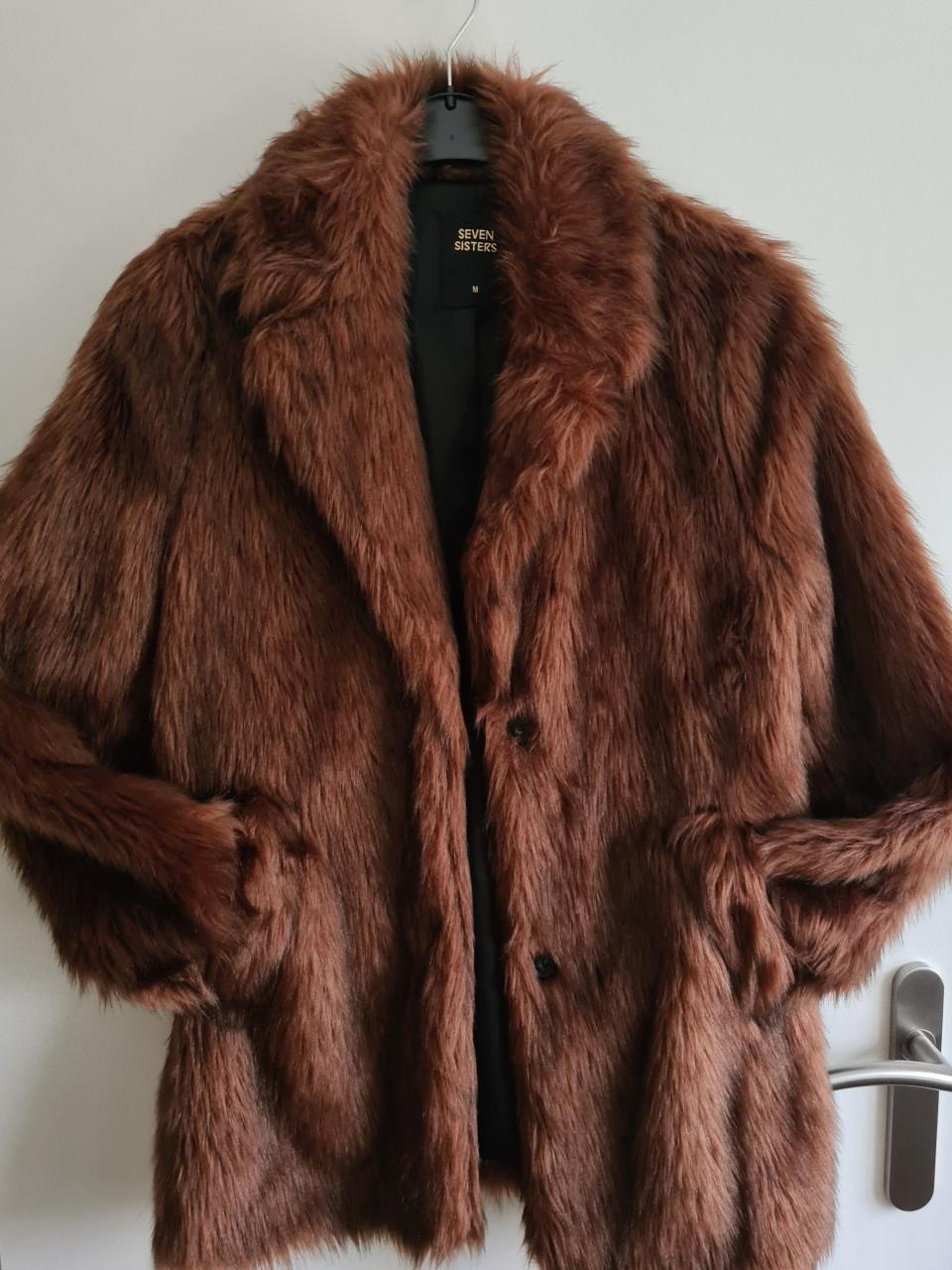 Seven Sisters/ The Sting bordeaux/ roest bruine fake fur bontjas  Maat M