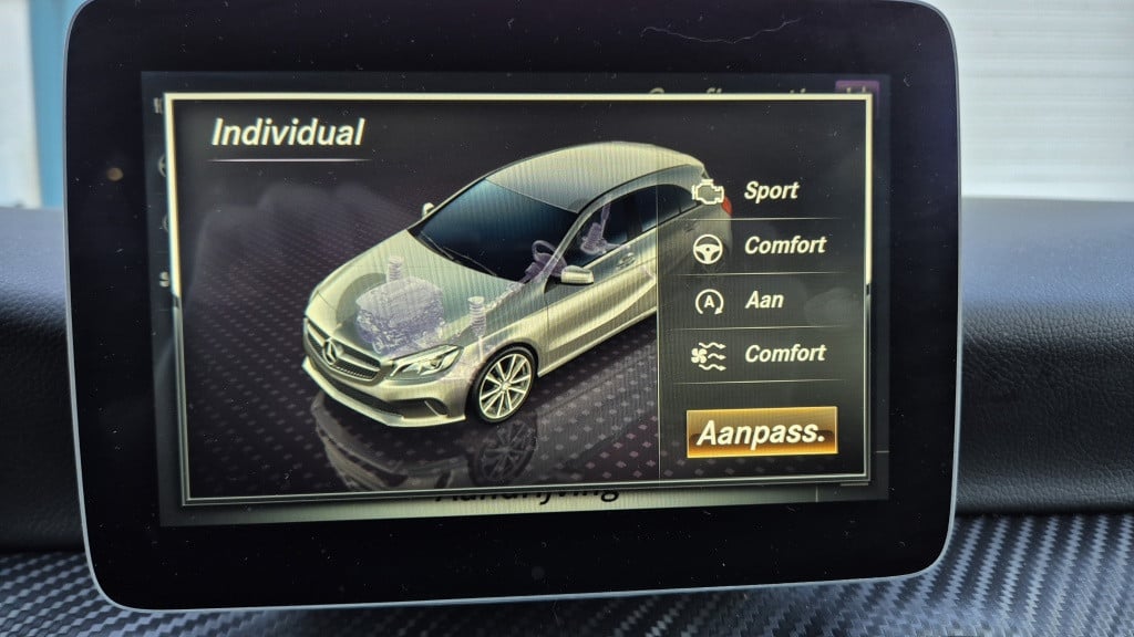 Mercedes-Benz A-Klasse 180 bus.sol amg*led*navi*stoelvrw*18 inch*leder*zwar