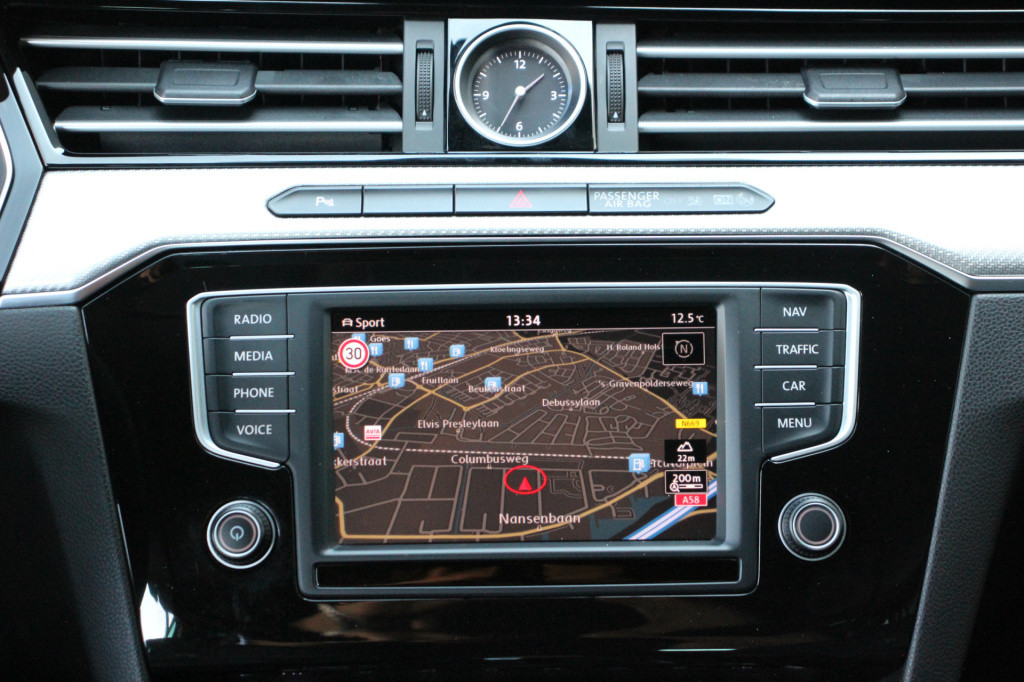 Volkswagen Passat variant 2.0 tsi 220pk highline r-line | dynauidio | acc |
