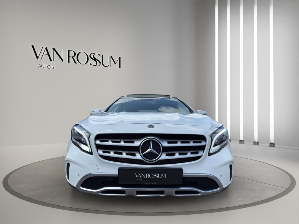 Mercedes-Benz Gla-klasse 180 premium | pano | leder sportstoelen | camera |