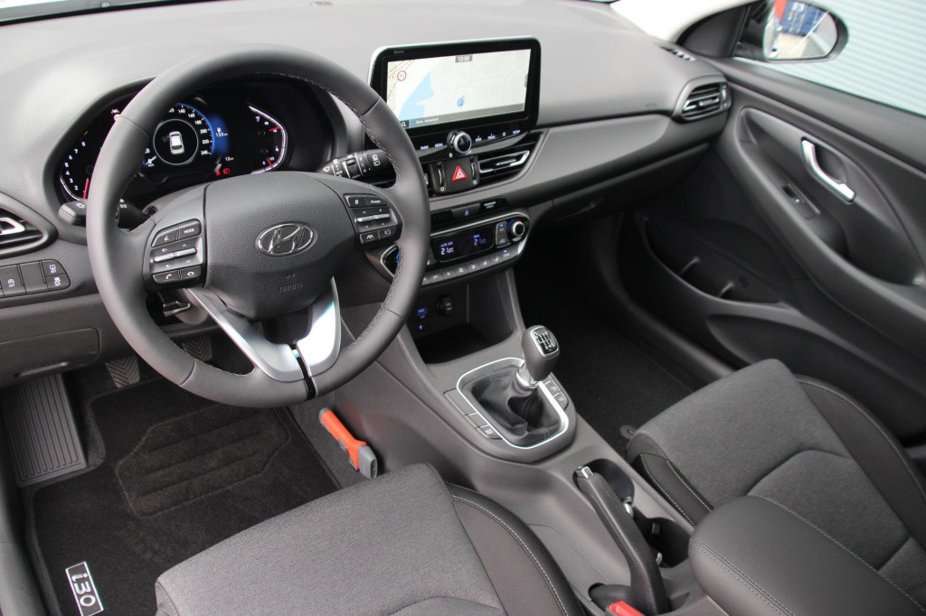 Hyundai I 30 1.0 t-gdi mhev comfort smart | navigatie full-map | camera | a