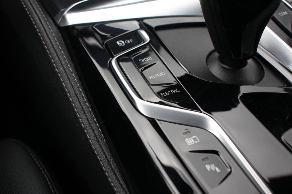 BMW 5 Serie touring 530e m-sport - 292 pk - berninagrau - trekhaak - applec