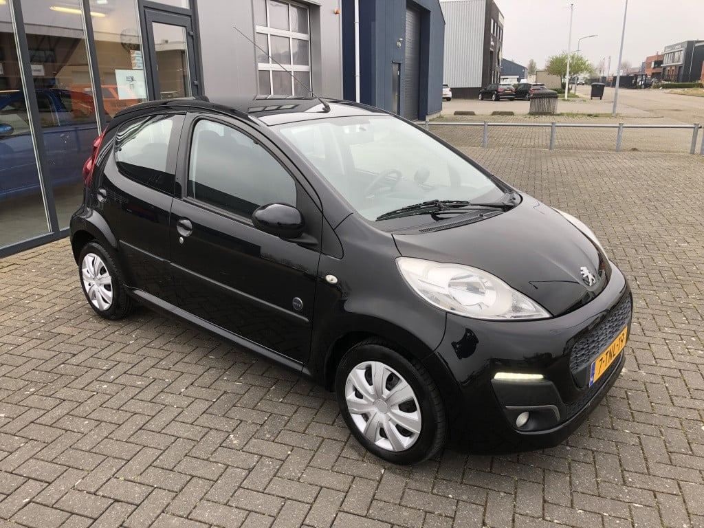 Peugeot 107 1.0 envy 1e eigenaar