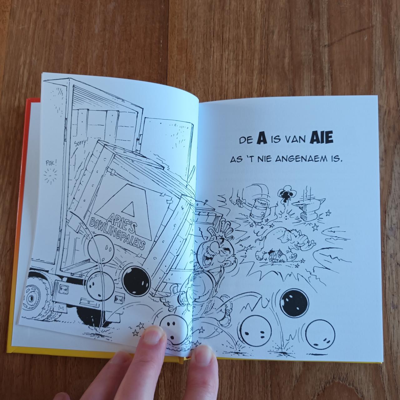 2 grappige Zeeuwse (cadeau) boekjes over en met dialect