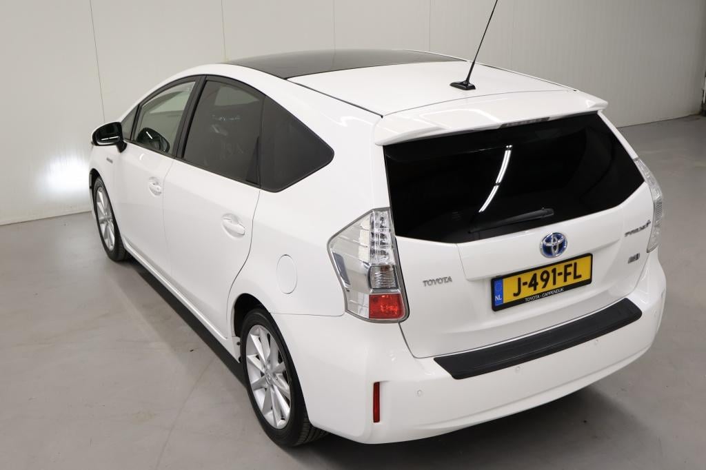 Toyota Prius wagon 1.8 dynamic 7p.