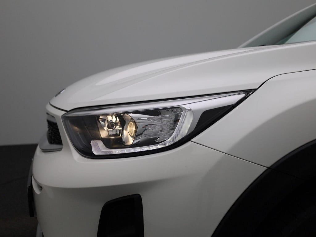 Kia Stonic 1.2 easy isg | lmv | parkeer sensoren | navigatie | camera  | bl