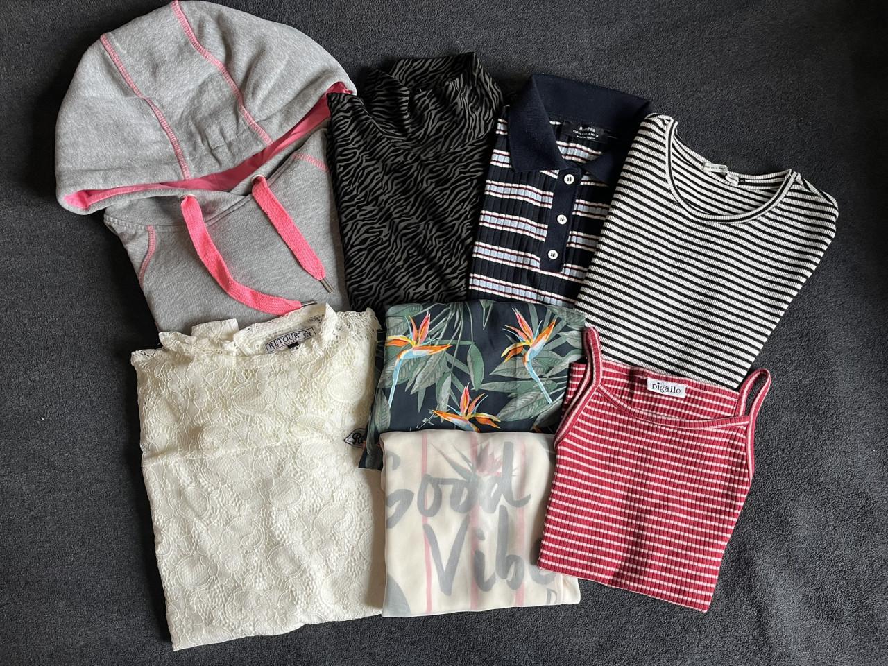 Kleding pakket truien en t-shirts maat XS