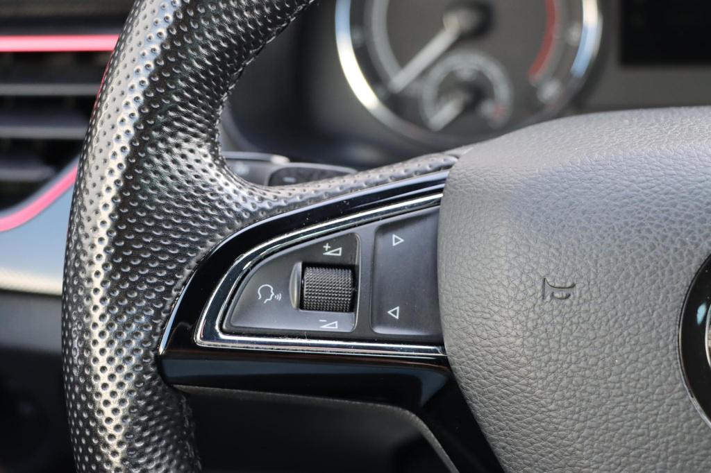 Skoda Scala 1.0 tsi sport business 115pk dsg7