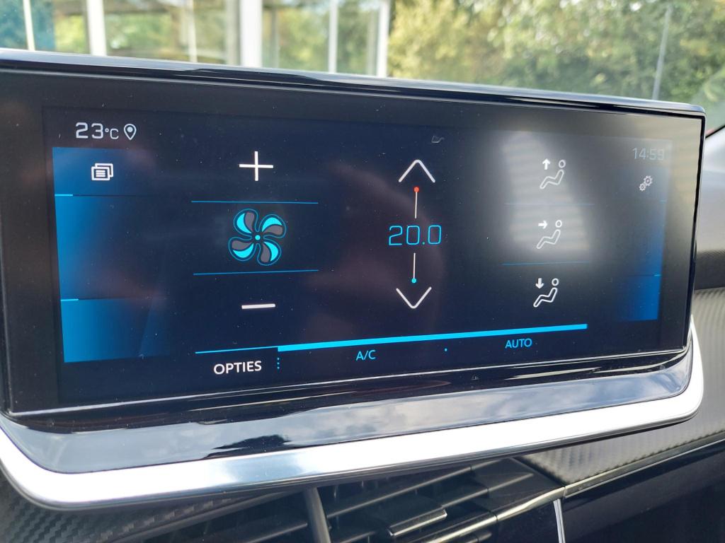 Peugeot 208 1.2 pt 100 allure clima/navi/lmv