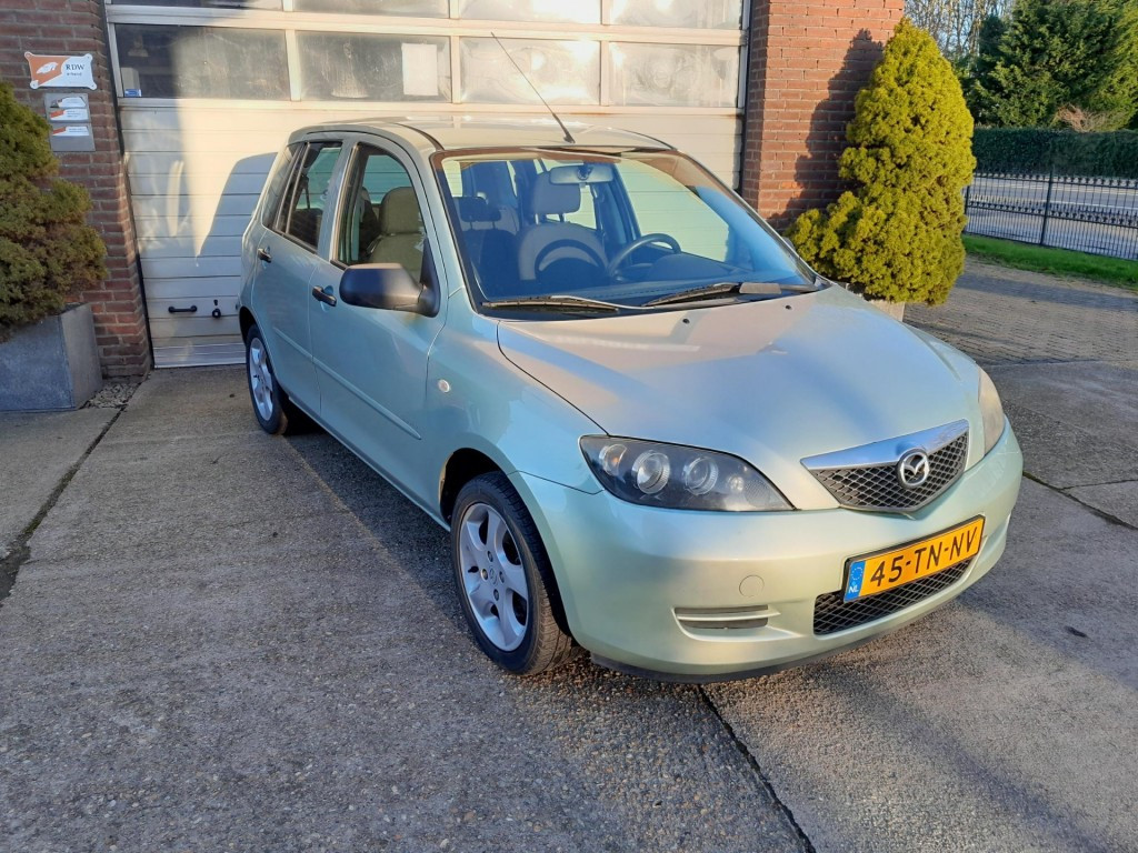 Mazda 2 1.4i touring