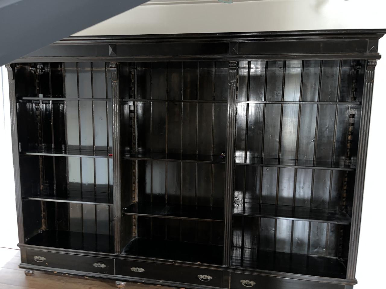 Boekenkast / kledingkast