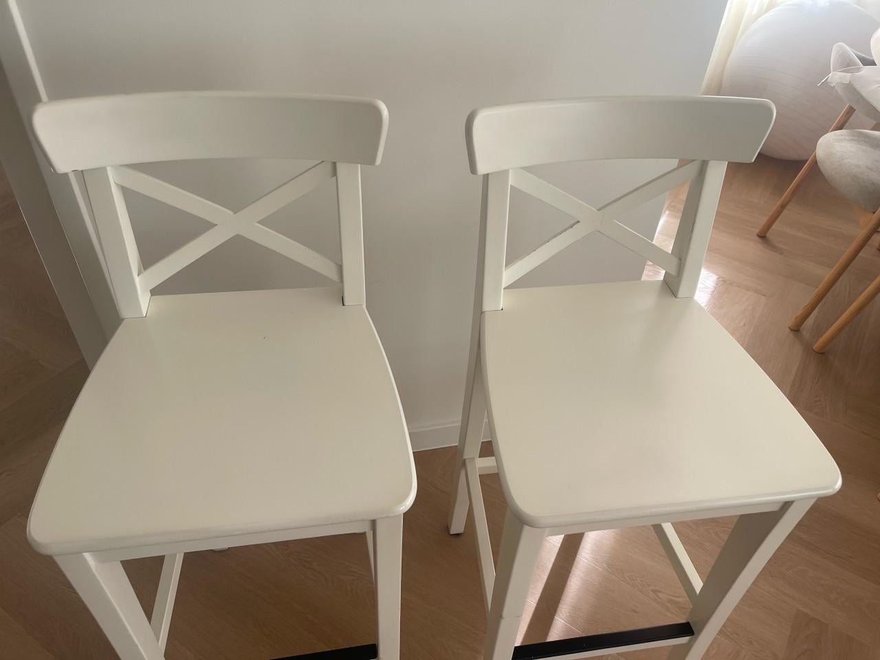 2 stuks IKEA barkrukken