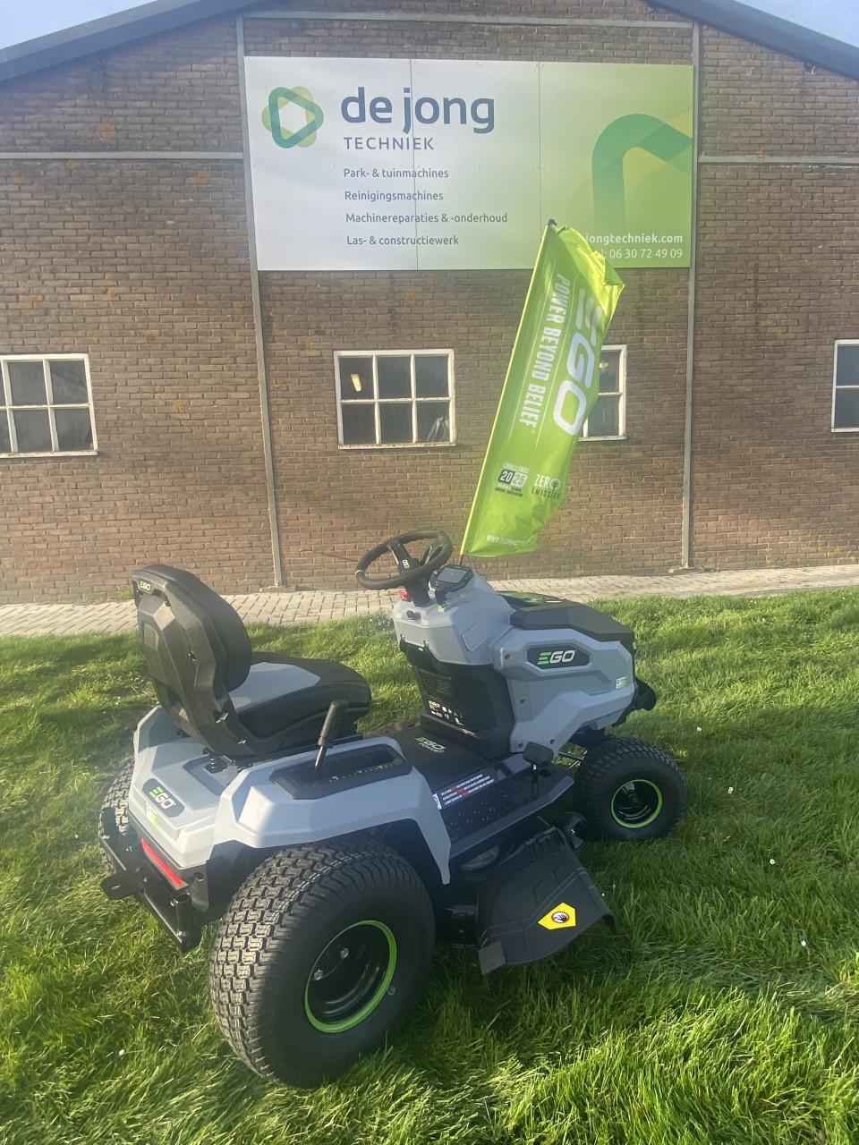 EGO accu zitmaaier met zij uitworp