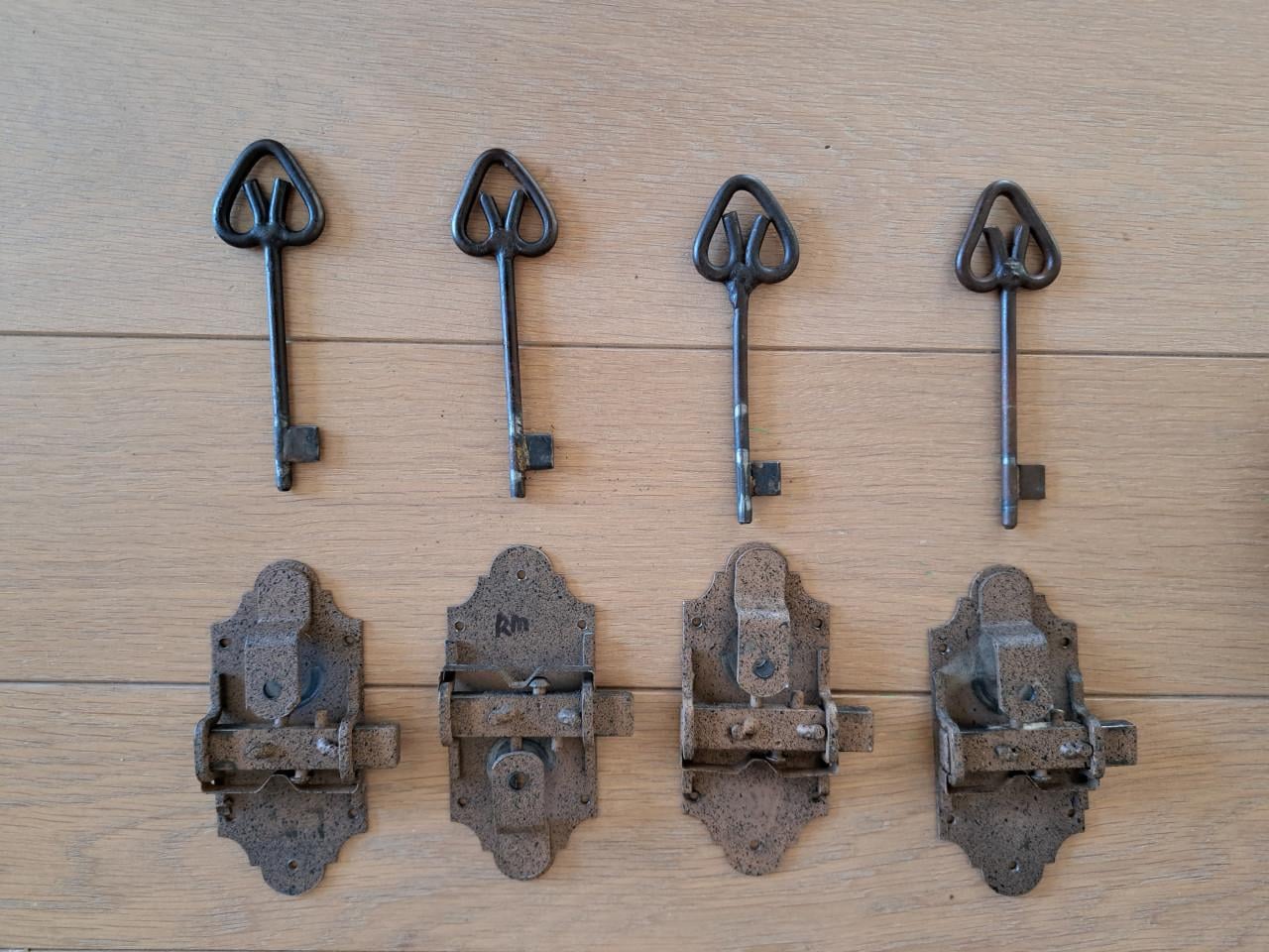 Hang- en sluitwerk voor kasten