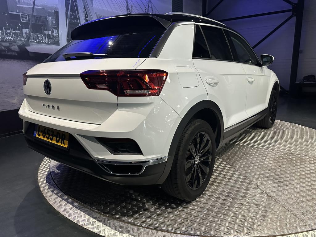 Volkswagen T-roc 1.5 tsi sport *camera*vitrual*winterpack*trekhaak*keyless*