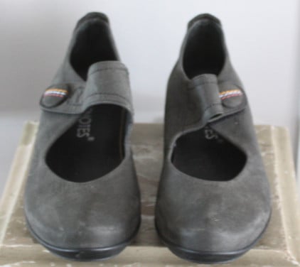 Nette grijze schoenen met klittenand  maat 39G