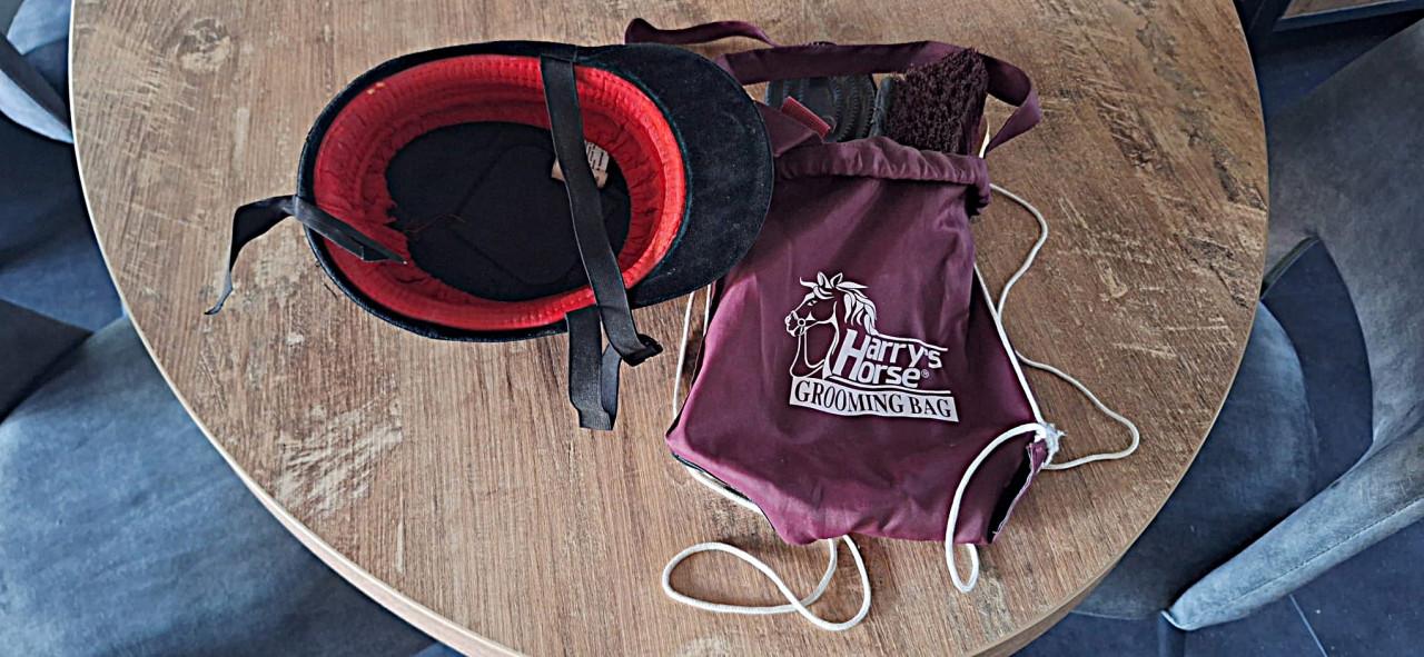 RUITERCAP + BORSTELSET