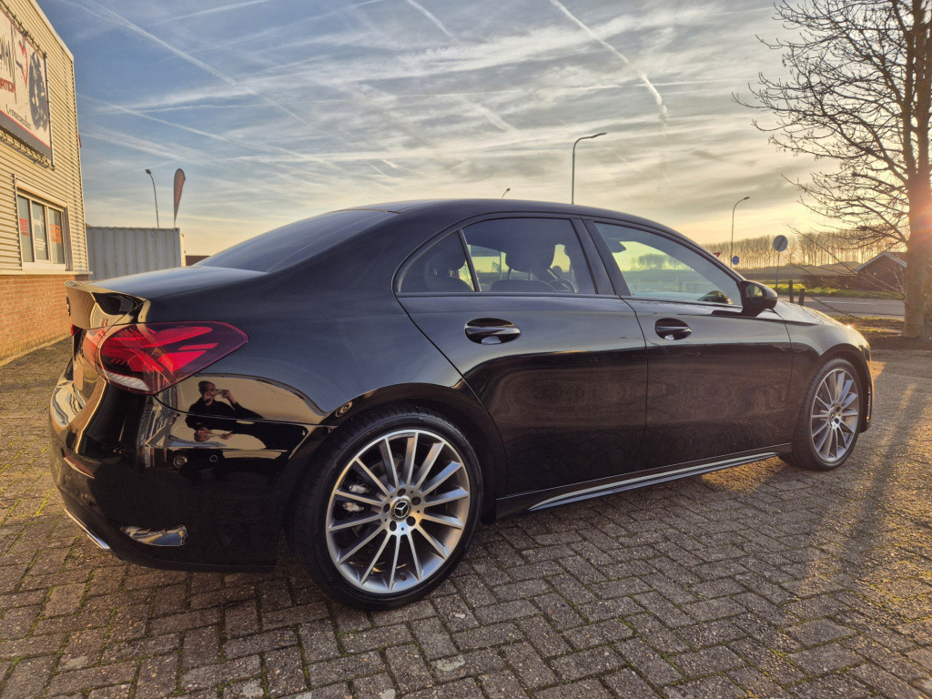 Mercedes-Benz A-Klasse 200 business solution amg