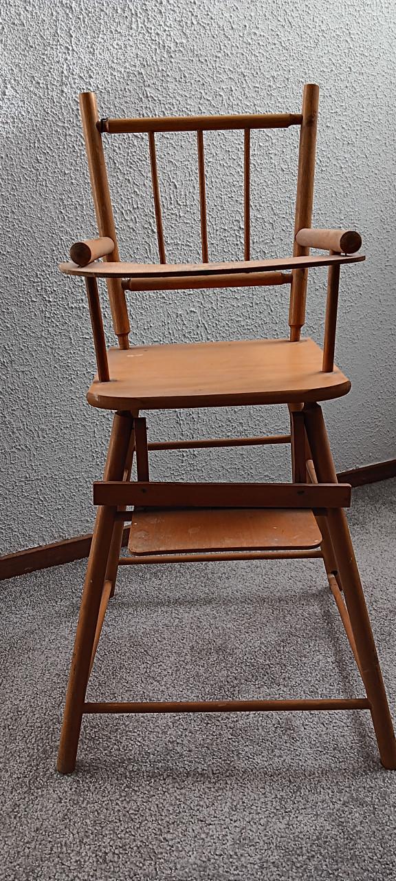 HOUTEN KINDER POPPENSTOELTJE