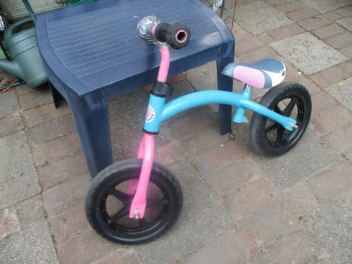 Te koop 12" inch loopfietsje  meisjes / jongens