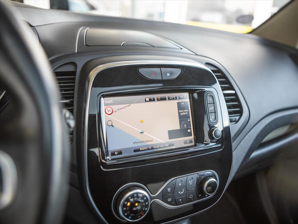 Renault Captur tce 150 intens automaat | trekhaak | pano dak | camera | par