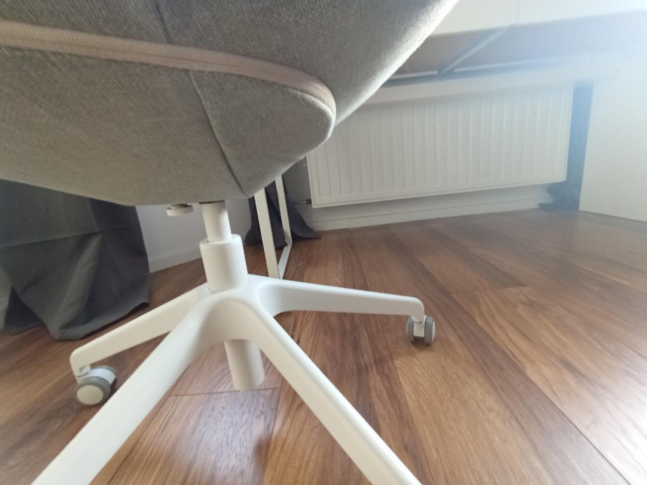 Bureau + stoel  Ikea