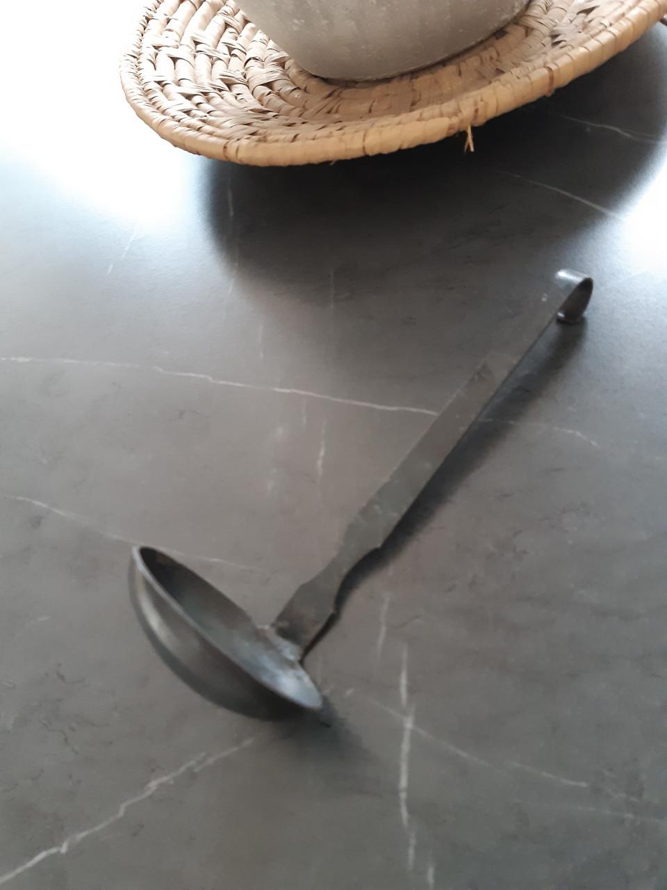 Lepel voor aan het luikje bv