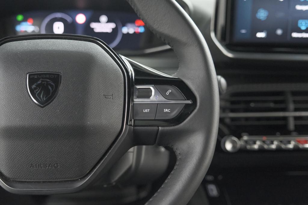 Peugeot 2008 puretech 100 allure | camera | navigatie | parkeersensoren | a