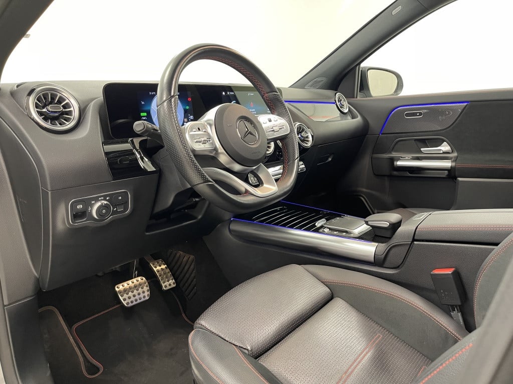 Mercedes-Benz Gla-klasse 250 e amg edition | pano | leer | trekhaak | sfeer
